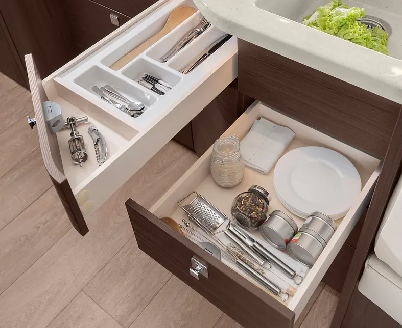 morelo_loft_liner_interieur_kueche_schubladen.jpg