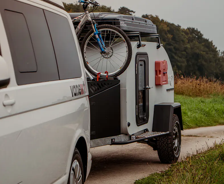dropcamper_vanex_portait-min.jpg