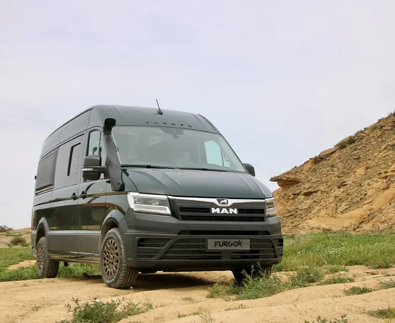 FOTO EXTERIOR BARDENAS XPACE 600 MAN_für_Homepage.jpg
