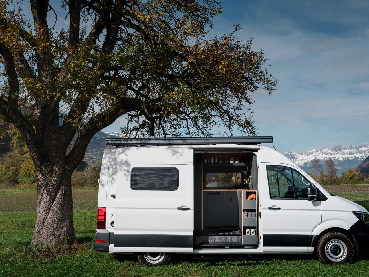 VW Crafter mit vollautomatischem Bett 