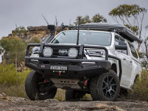 Kit Suspension OME MT64 Toyota Hilux Revo  Fahrwerkskit OME MT64 Toyota Hilux Revo